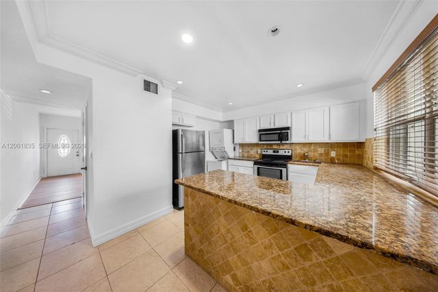 7801 Hispanola Avenue 4, North Bay Village, FL 33141