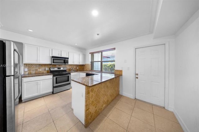 7801 Hispanola Avenue 4, North Bay Village, FL 33141