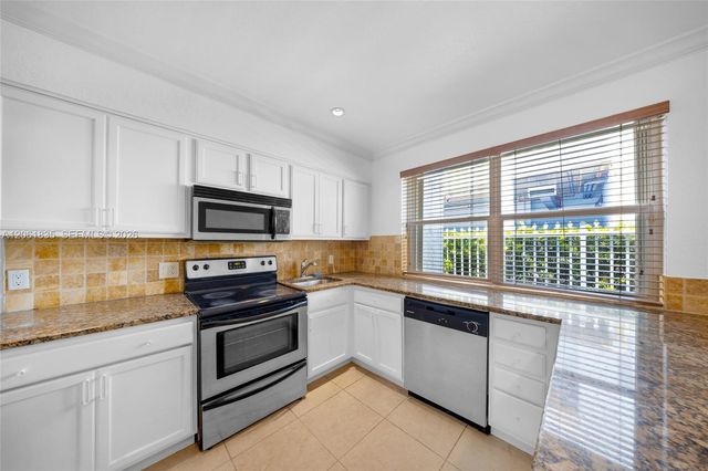 7801 Hispanola Avenue 4, North Bay Village, FL 33141