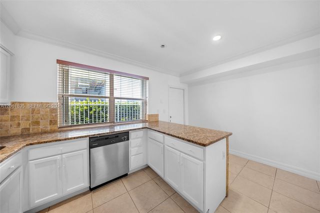 7801 Hispanola Avenue 4, North Bay Village, FL 33141