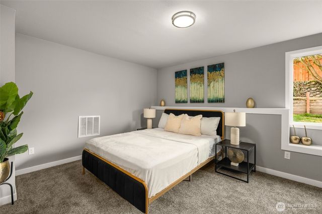 1755 57th Street NE, Tacoma, WA 98422