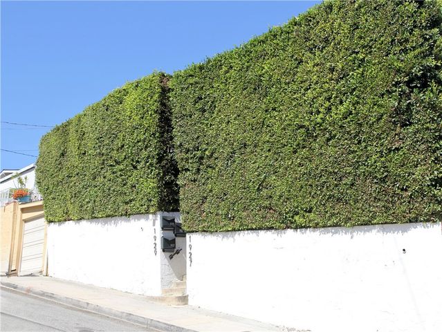 1927 Delta, Los Angeles, CA 90026