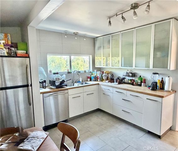 1927 Delta, Los Angeles, CA 90026