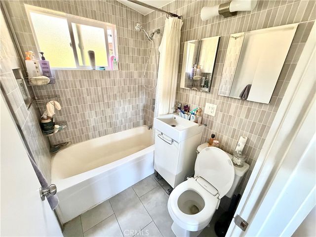 1927 Delta, Los Angeles, CA 90026