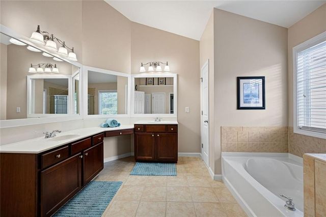 1384 Silvergate Drive, Mableton, GA 30126