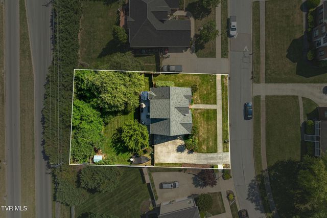 204 Lee Carter Drive, Johnson City, TN 37601