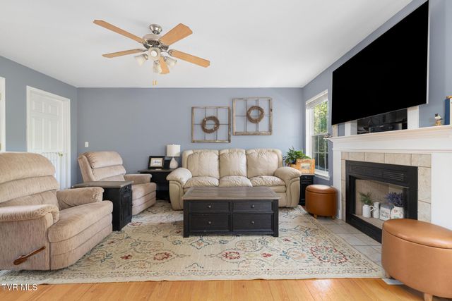204 Lee Carter Drive, Johnson City, TN 37601