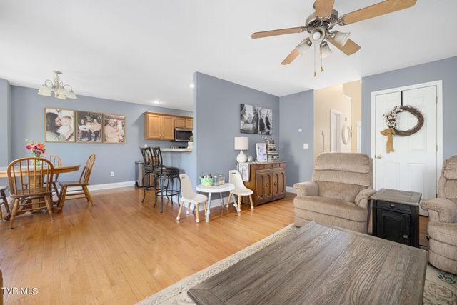 204 Lee Carter Drive, Johnson City, TN 37601