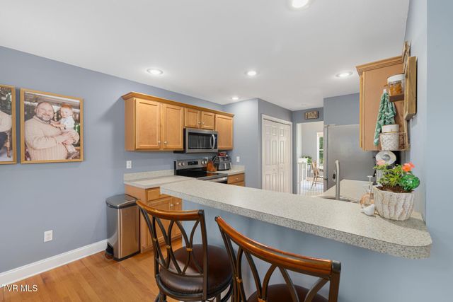 204 Lee Carter Drive, Johnson City, TN 37601