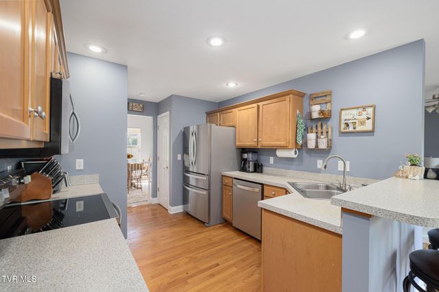 204 Lee Carter Drive, Johnson City, TN 37601