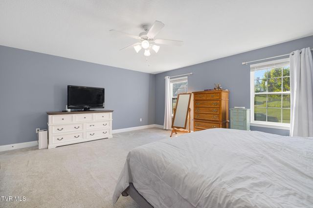 204 Lee Carter Drive, Johnson City, TN 37601