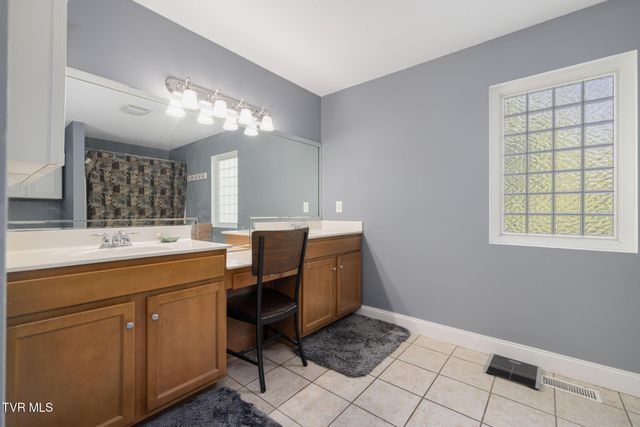 204 Lee Carter Drive, Johnson City, TN 37601