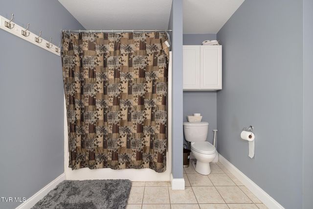 204 Lee Carter Drive, Johnson City, TN 37601
