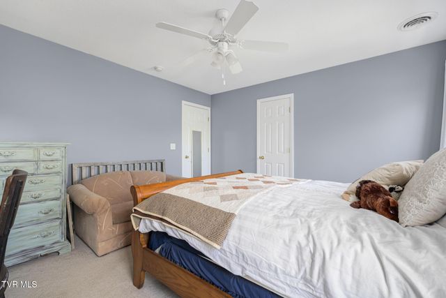 204 Lee Carter Drive, Johnson City, TN 37601