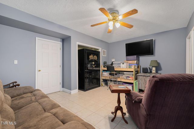 204 Lee Carter Drive, Johnson City, TN 37601