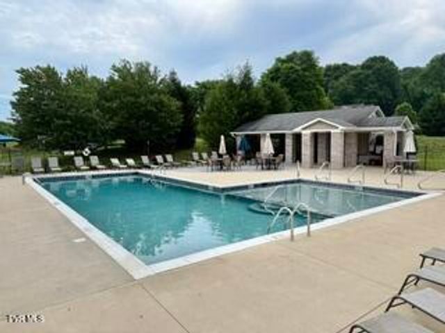 204 Lee Carter Drive, Johnson City, TN 37601
