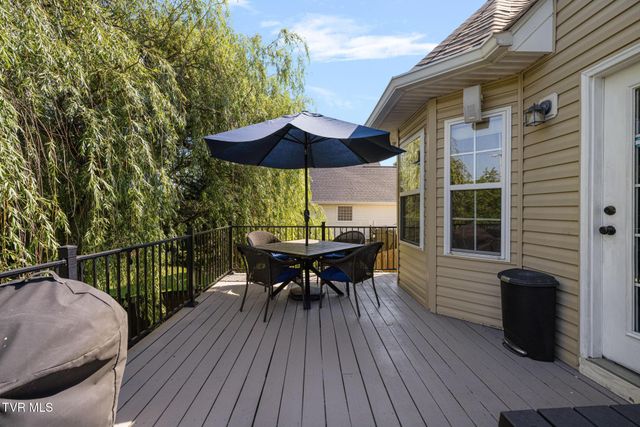 204 Lee Carter Drive, Johnson City, TN 37601