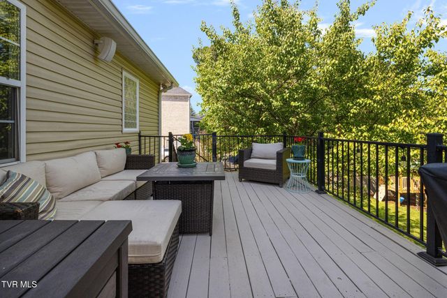204 Lee Carter Drive, Johnson City, TN 37601