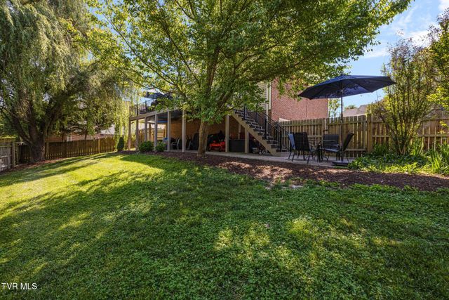 204 Lee Carter Drive, Johnson City, TN 37601