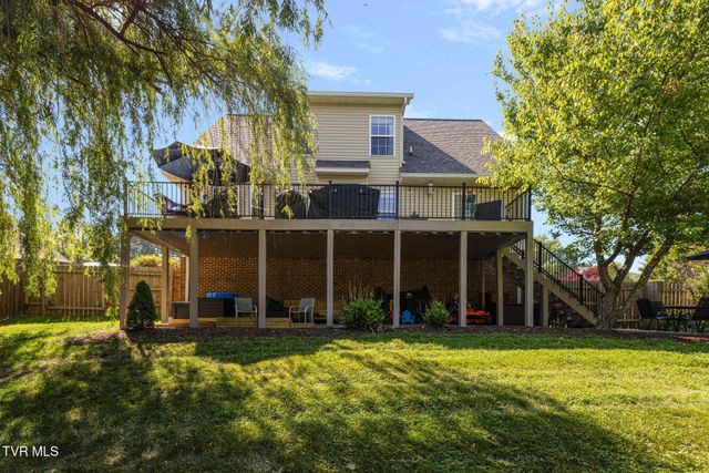 204 Lee Carter Drive, Johnson City, TN 37601