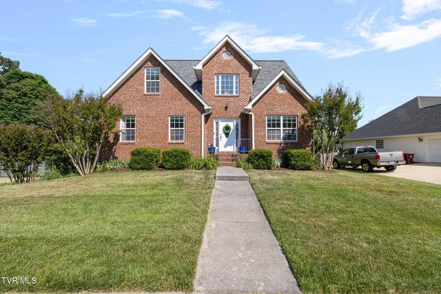 204 Lee Carter Drive, Johnson City, TN 37601