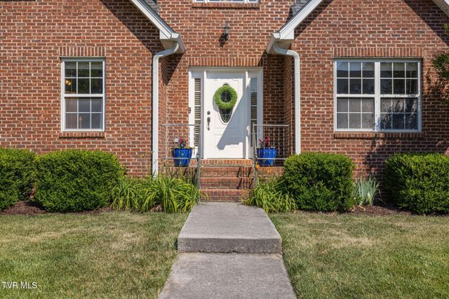 204 Lee Carter Drive, Johnson City, TN 37601