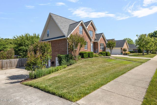 204 Lee Carter Drive, Johnson City, TN 37601