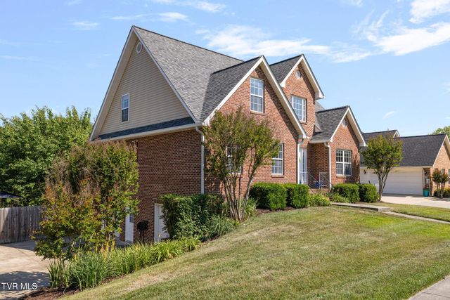 204 Lee Carter Drive, Johnson City, TN 37601