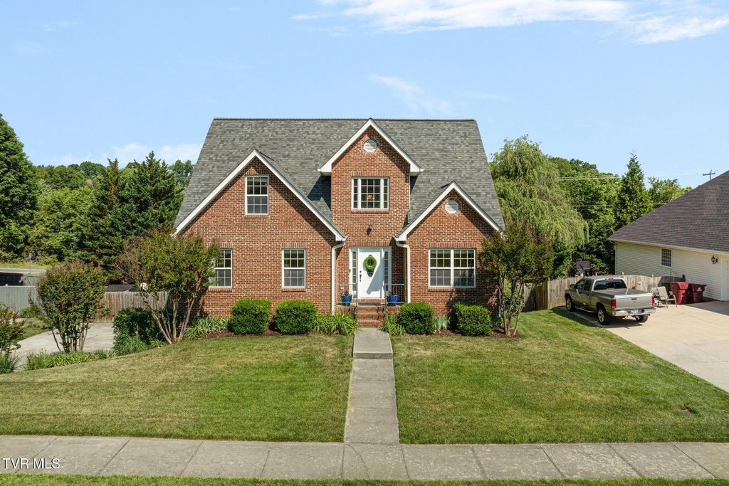 204 Lee Carter Drive, Johnson City, TN 37601