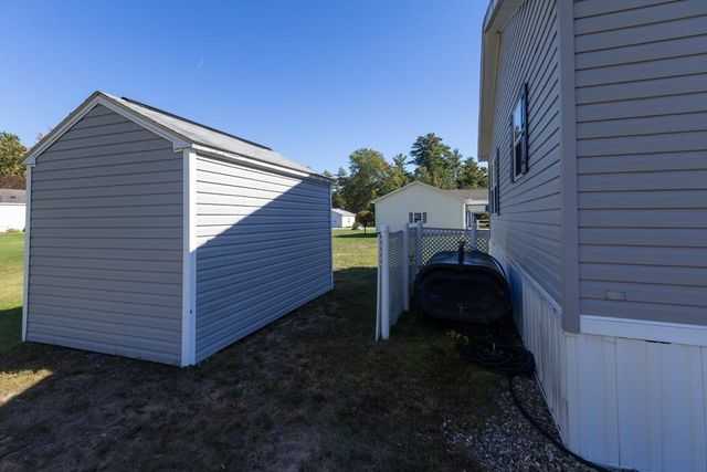 20 Watercress Drive, Rochester, NH 03868