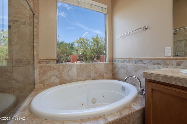 12771 N New Reflection Drive, Marana, AZ 85658