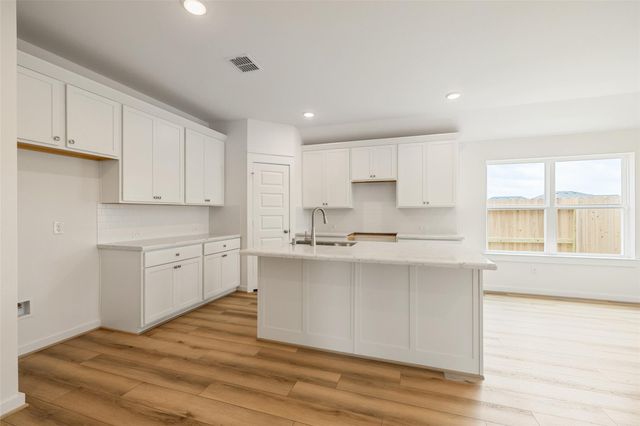 404 Fields Forest Lane, Dayton, TX 77535