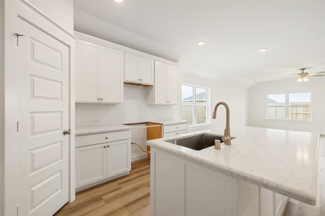 404 Fields Forest Lane, Dayton, TX 77535