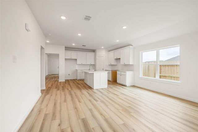 404 Fields Forest Lane, Dayton, TX 77535