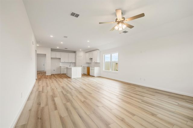 404 Fields Forest Lane, Dayton, TX 77535