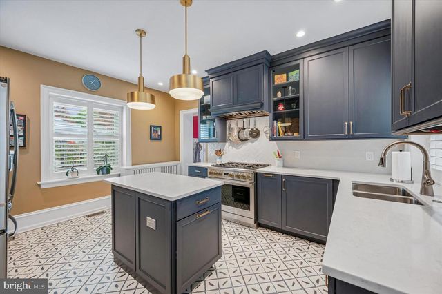6482 SHERWOOD RD, Philadelphia, PA 19151