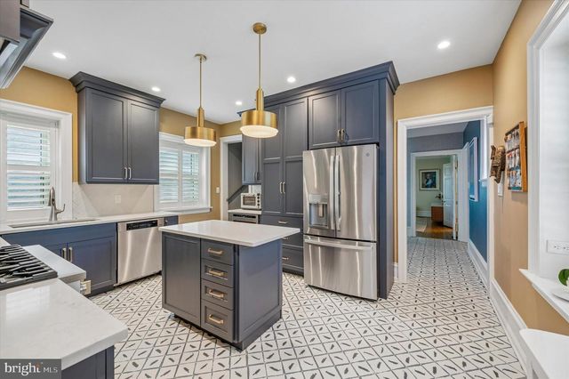 6482 SHERWOOD RD, Philadelphia, PA 19151