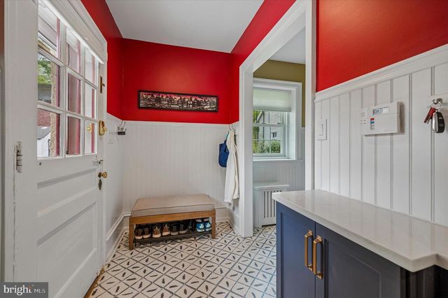 6482 SHERWOOD RD, Philadelphia, PA 19151