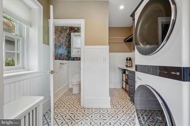 6482 SHERWOOD RD, Philadelphia, PA 19151