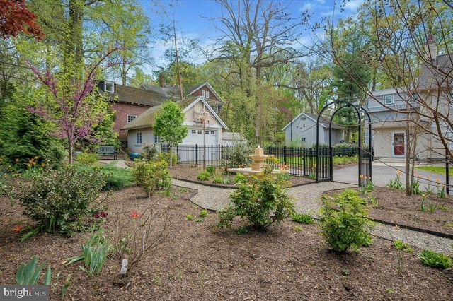 6482 SHERWOOD RD, Philadelphia, PA 19151