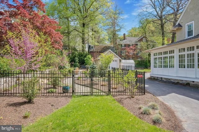 6482 SHERWOOD RD, Philadelphia, PA 19151