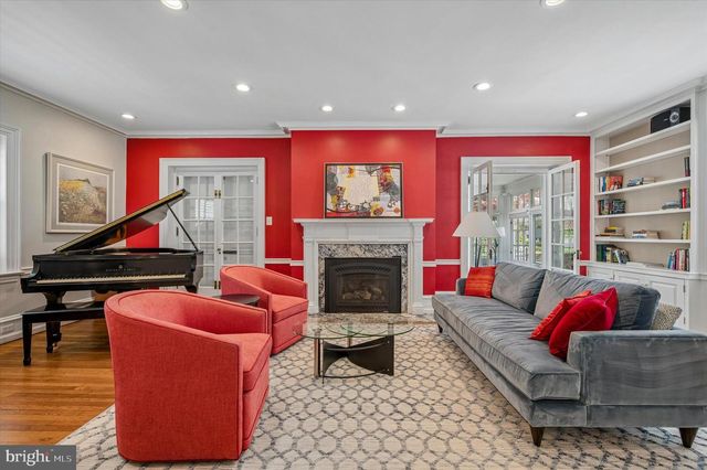 6482 SHERWOOD RD, Philadelphia, PA 19151