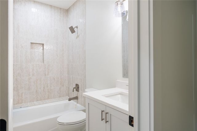 325 Keowee Avenue, Sunset, SC 29685