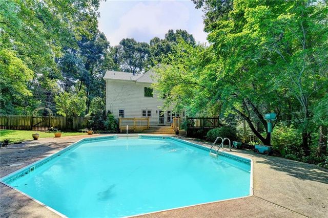 375 Petersford Way, Milton, GA 30004