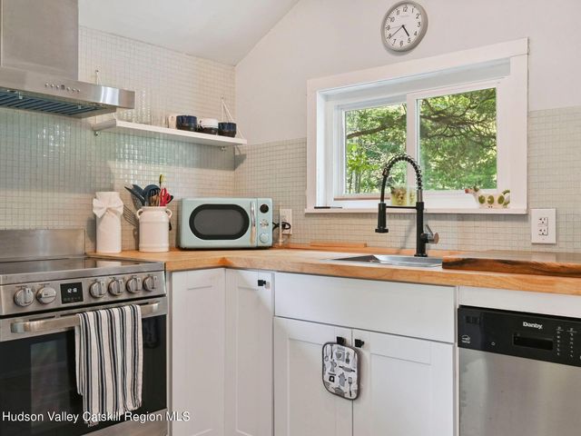 126 Hommelville Road, Saugerties, NY 12477