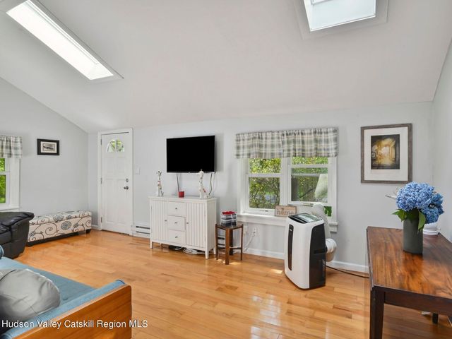 126 Hommelville Road, Saugerties, NY 12477