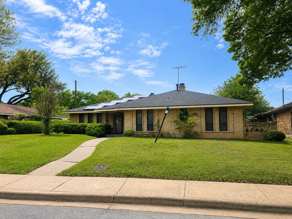2147 Oak Valley Lane, Dallas, TX 75232