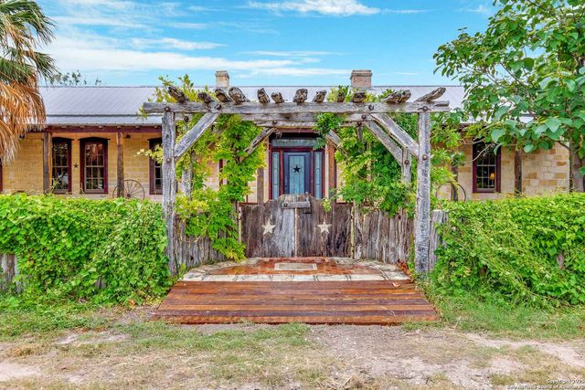 113 james, Brackettville, TX 78832