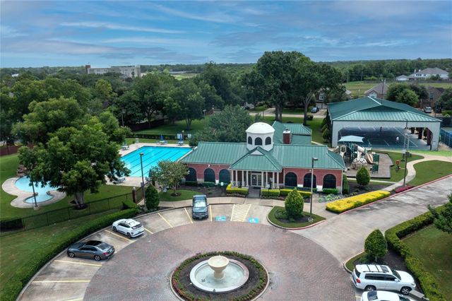 1210 Oak Canyon Lane, Richmond, TX 77469