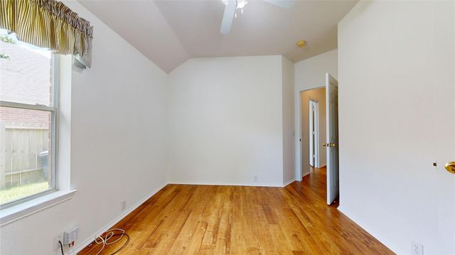 1210 Oak Canyon Lane, Richmond, TX 77469